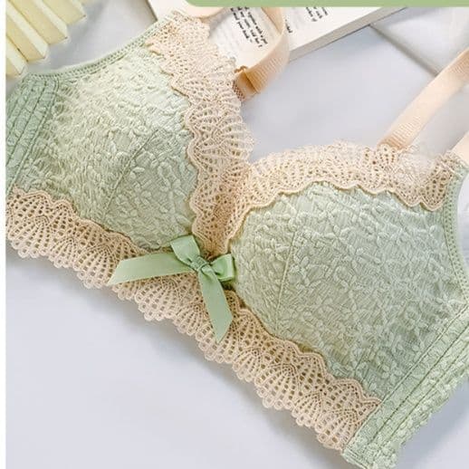 女装 厚手パッド付きレース刺繍ノンワイヤ―ブラジャーセット