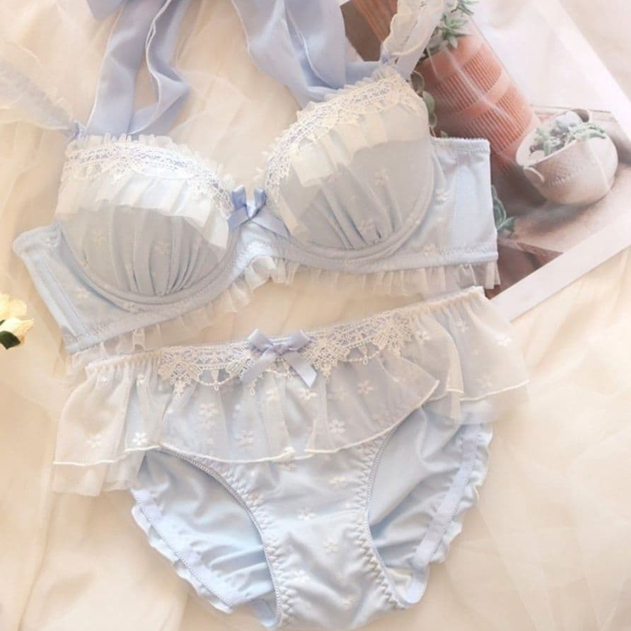 女装 姫系フリルリボン付き上下セット