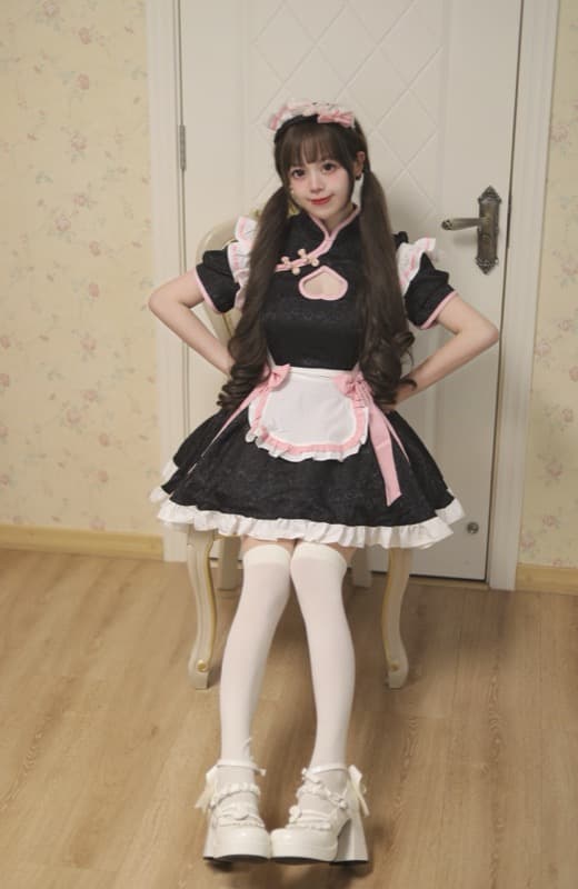 女装 黒色メイド服ワンピース 胸元開きリボン付き衣装