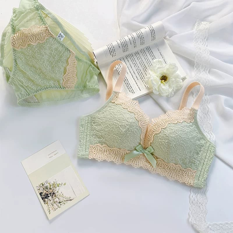 女装 厚手パッド付きレース刺繍ノンワイヤ―ブラジャーセット