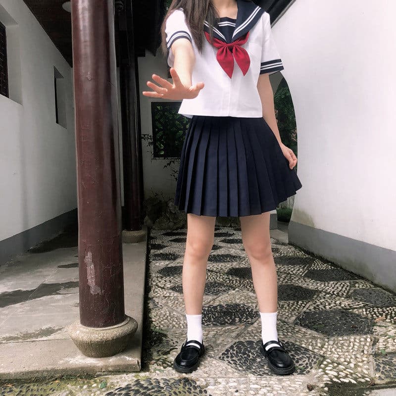 女装 清楚系本格派襟リボン付き半袖セーラー服上下セット