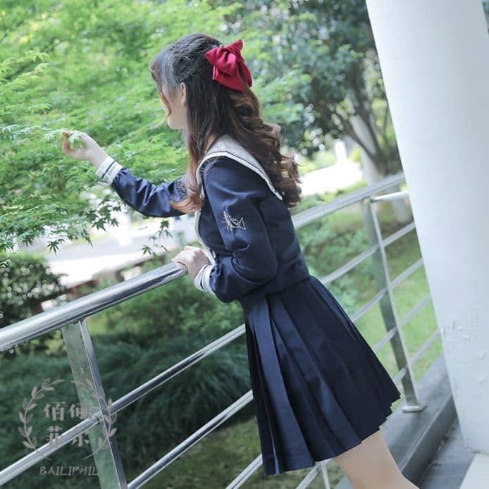 女装 大きな襟リボン付き長袖プリーツセーラー服