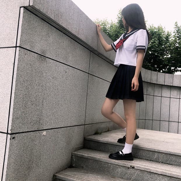 女装 清楚系本格派襟リボン付き半袖セーラー服上下セット