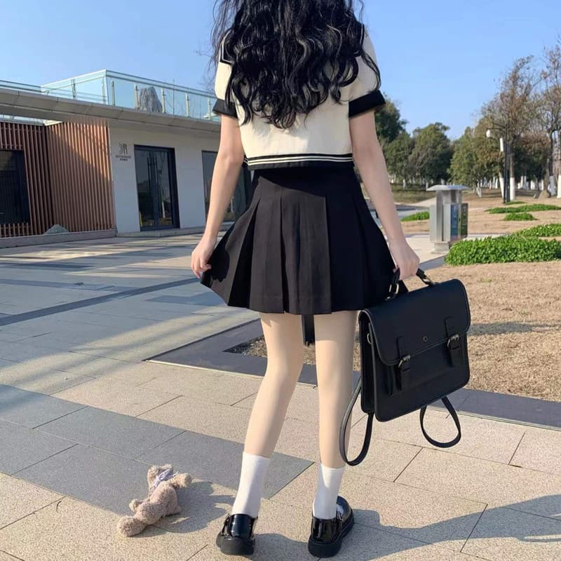 女装 学院風エンブレム付きセーラー服上下セット